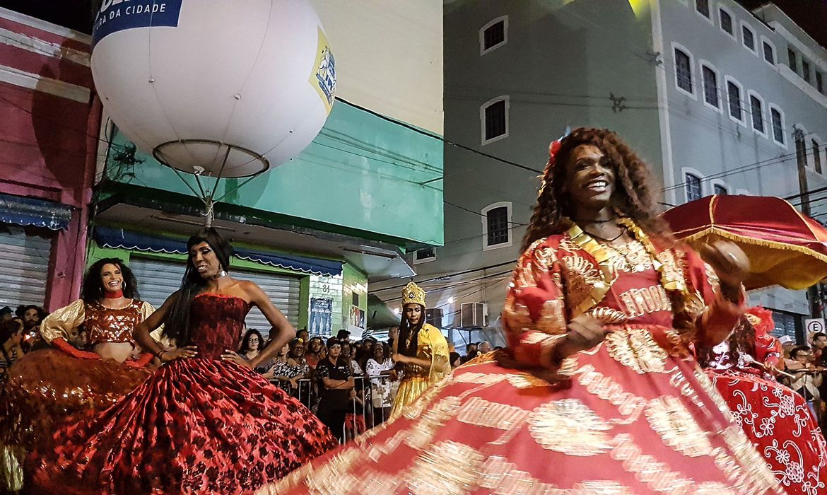 Recife - Ancestrais do povo negro são reverenciados na Noite dos Tambores Silenciosos no Pátio do Terço, no bairro de São José (Sumaia Villela/Agência Brasil)