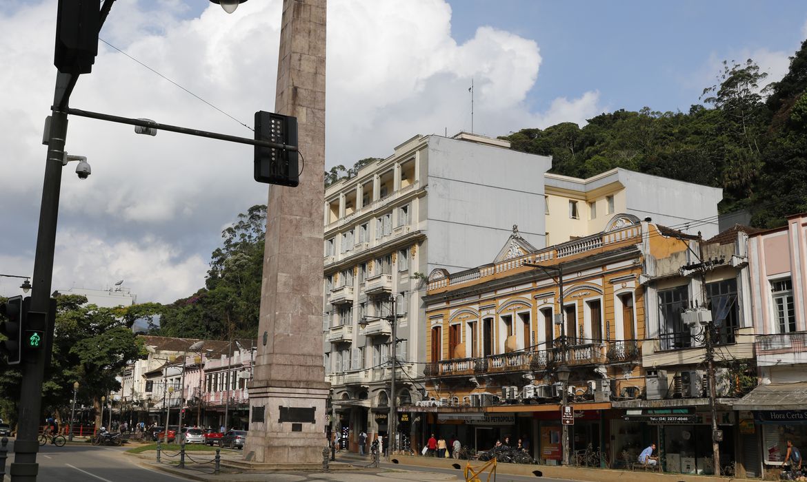 PETROPOLIS.jpg