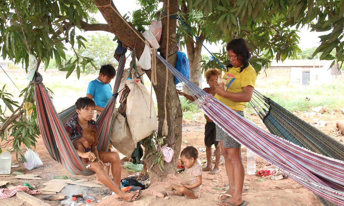 Boa Vista (RR), 13-02-2023, Grupo de cerca de 20 yanomami vive às margens da BR-174. Foto: Rovena Rosa/Agência Brasil