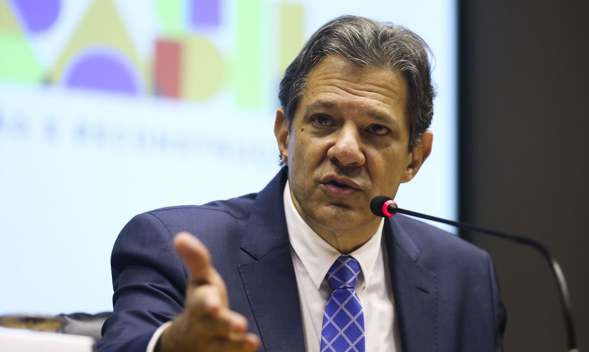 O ministro da Fazenda, Fernando Haddad, dá entrevista coletiva,para detalhar as primeiras medidas econômicas do governo.