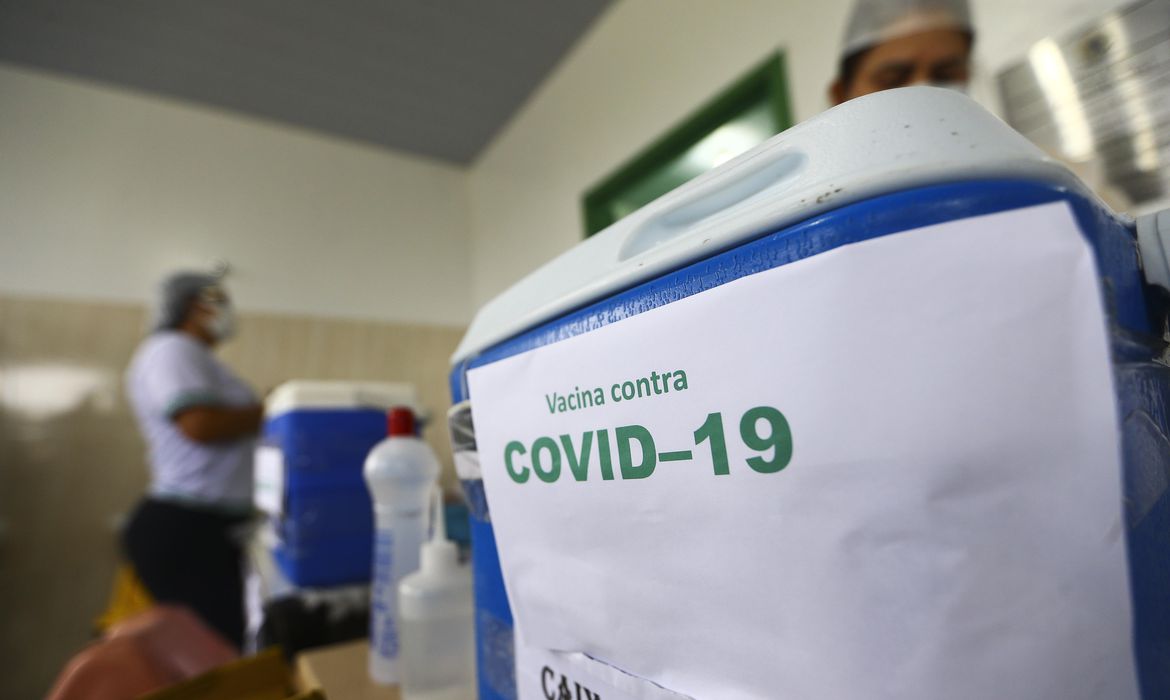 O secretário-executivo do ministério da Saúde, Rodrigo Cruz, durante entrevista coletiva  sobre a metodologia de distribuição de doses da vacina Covid-19.
